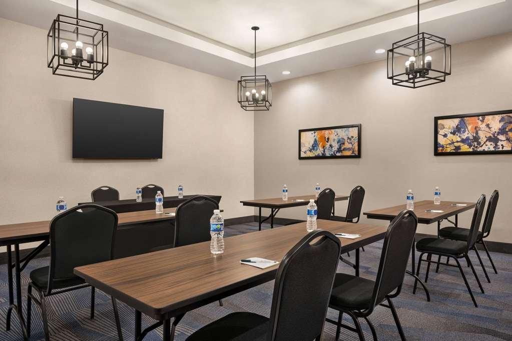 Hawthorn Suites By Wyndham ديل ريو المرافق الصورة